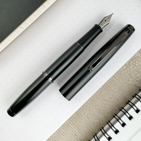 PIÓRO WIECZNE DAKOTA F CZARNE BLACK SKY MONTEVERDE EXPEN